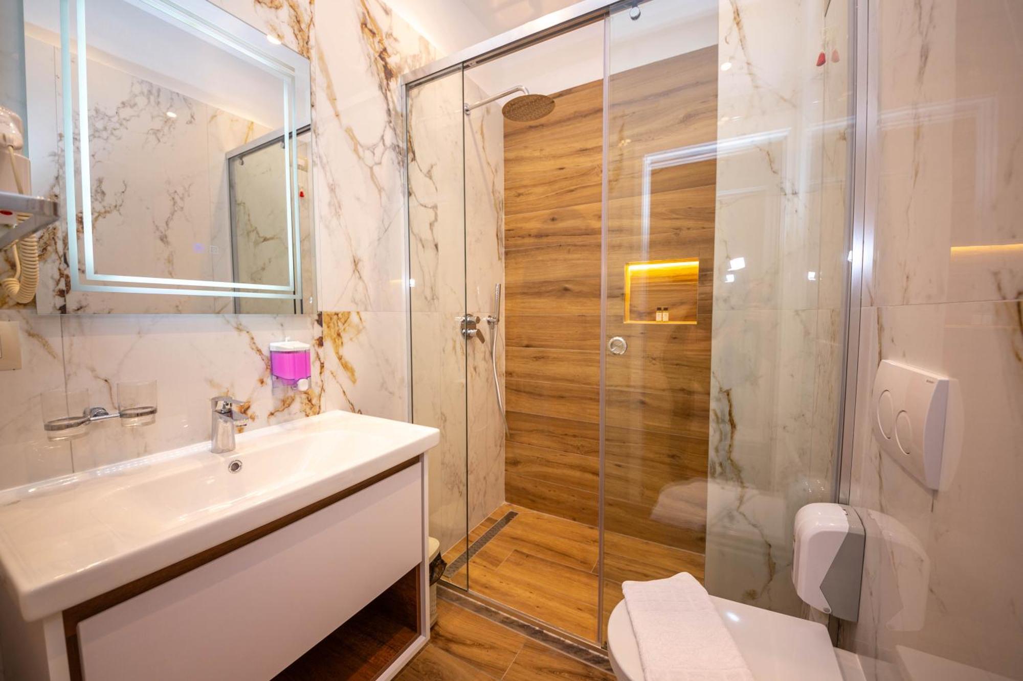 Hotel Vila Misiri Durrës 外观 照片